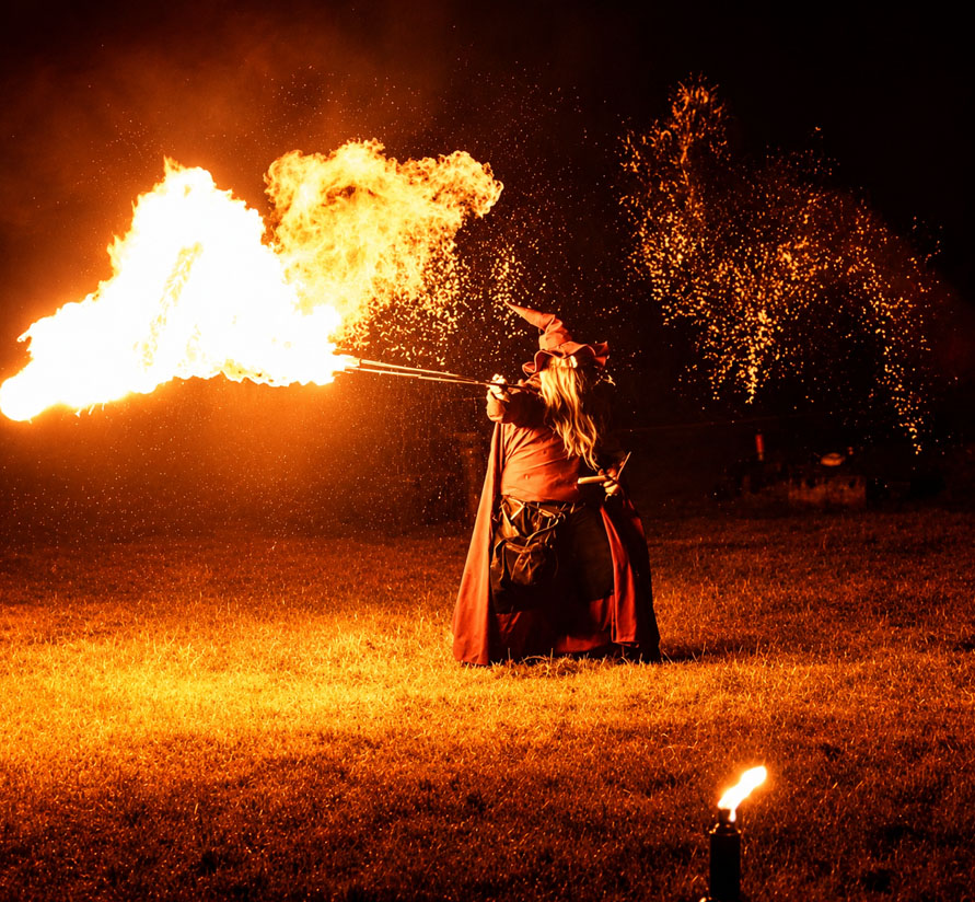 Flamborius, le Sorcier de Feu – spectacle familial de feu